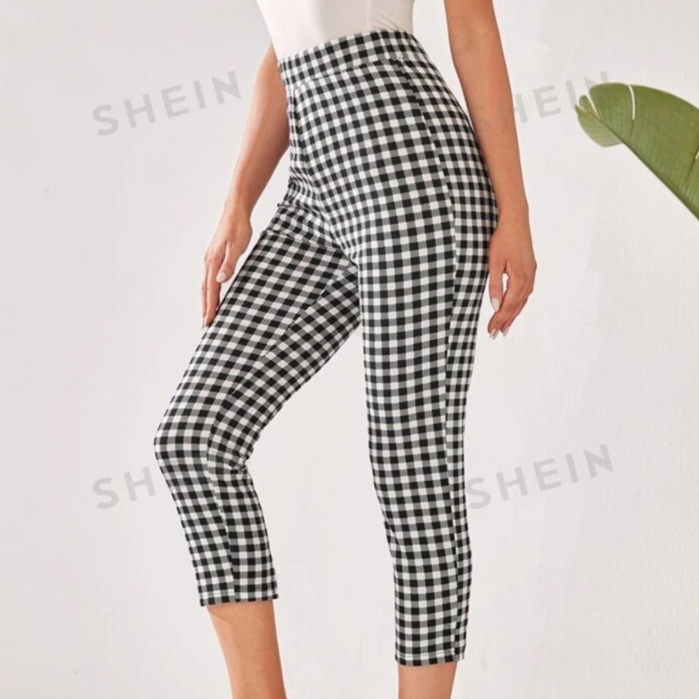 NWOT High-Waisted Black and White Gingham Capris - Picture 2 of 9